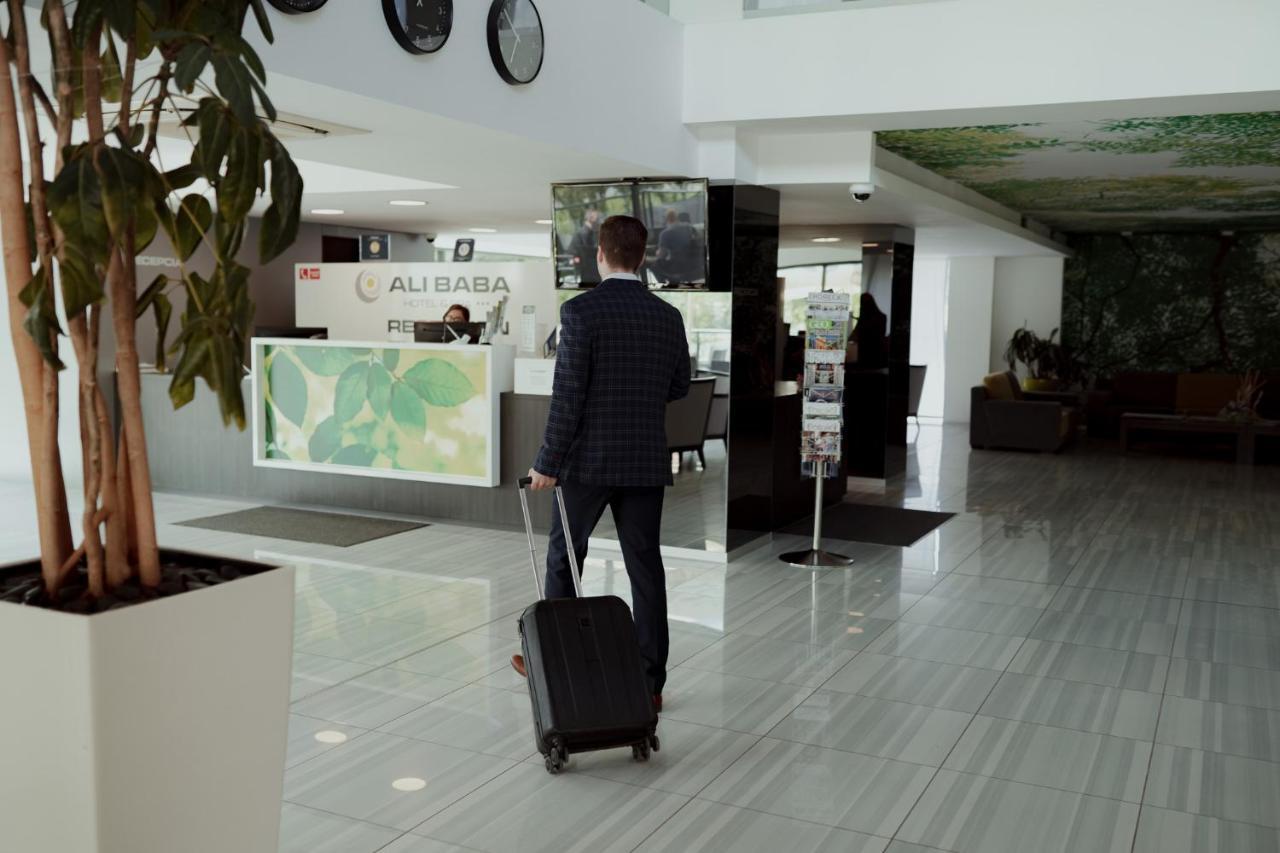 Hotel Ali Baba Humenné Eksteriør bilde