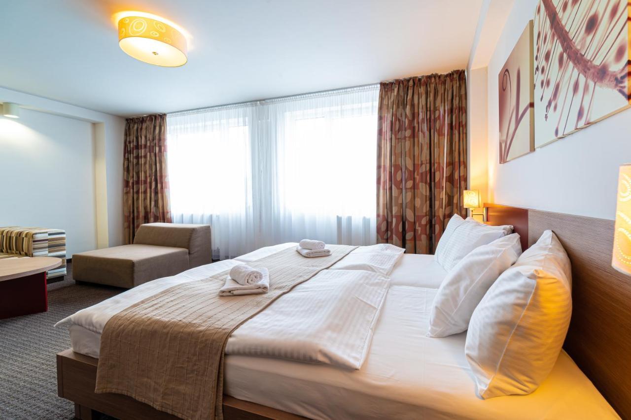 Hotel Ali Baba Humenné Eksteriør bilde