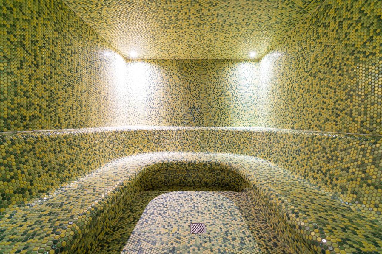 Hotel Ali Baba Humenné Eksteriør bilde
